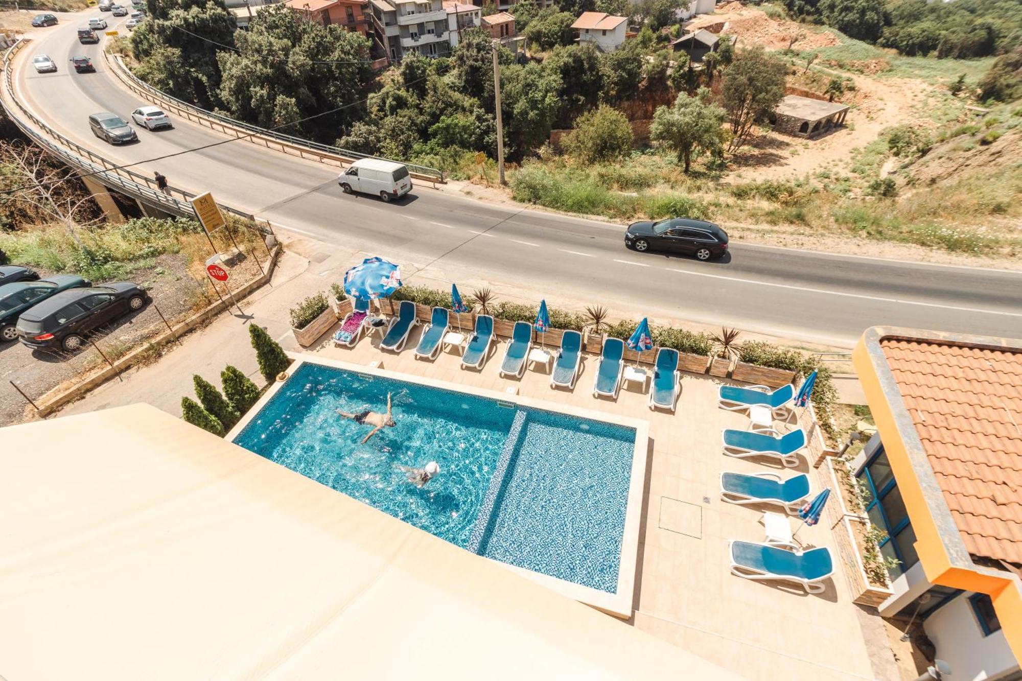 Lux Hotel M Dobra Voda Esterno foto