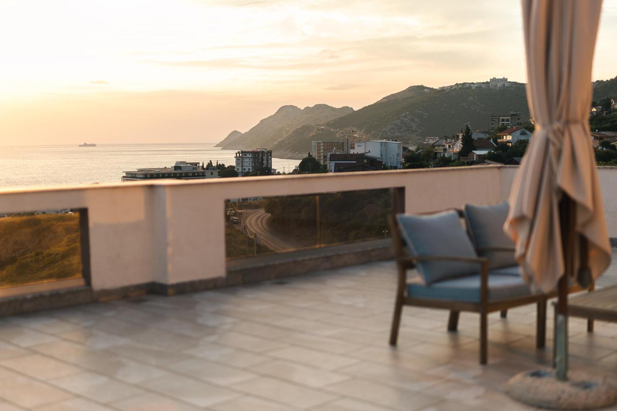 Lux Hotel M Dobra Voda Esterno foto