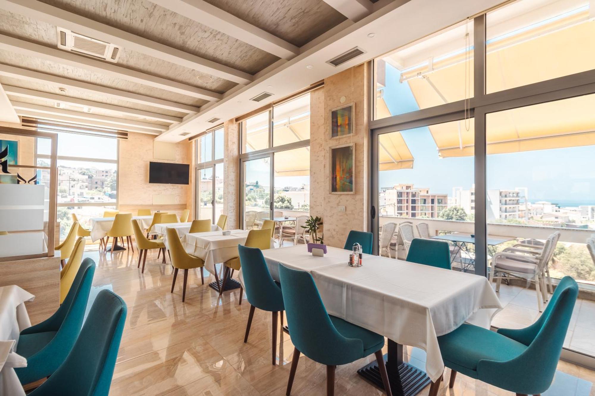 Lux Hotel M Dobra Voda Esterno foto